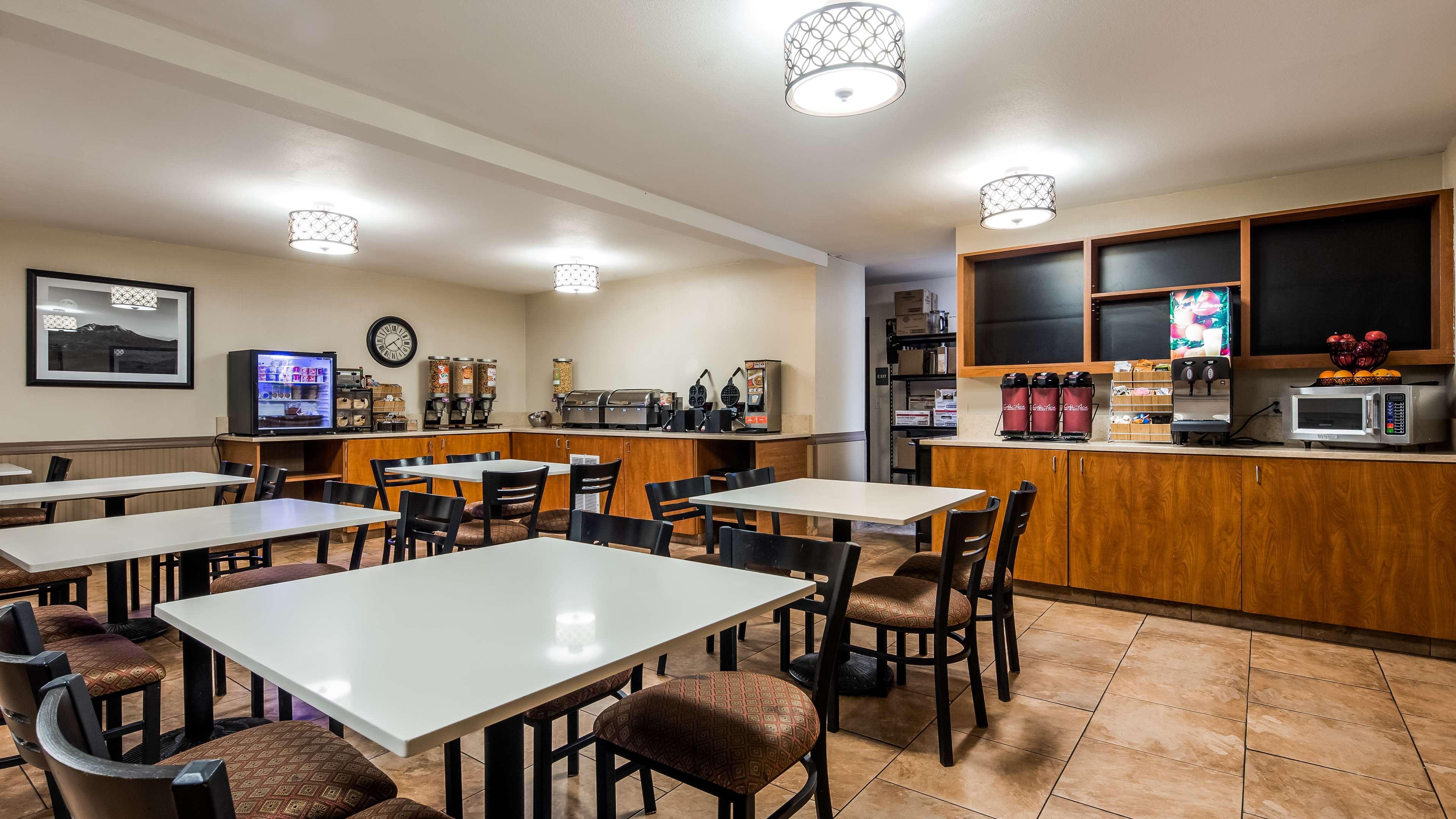 Best Western Oak Meadows Inn Сейнт Хелънс Екстериор снимка