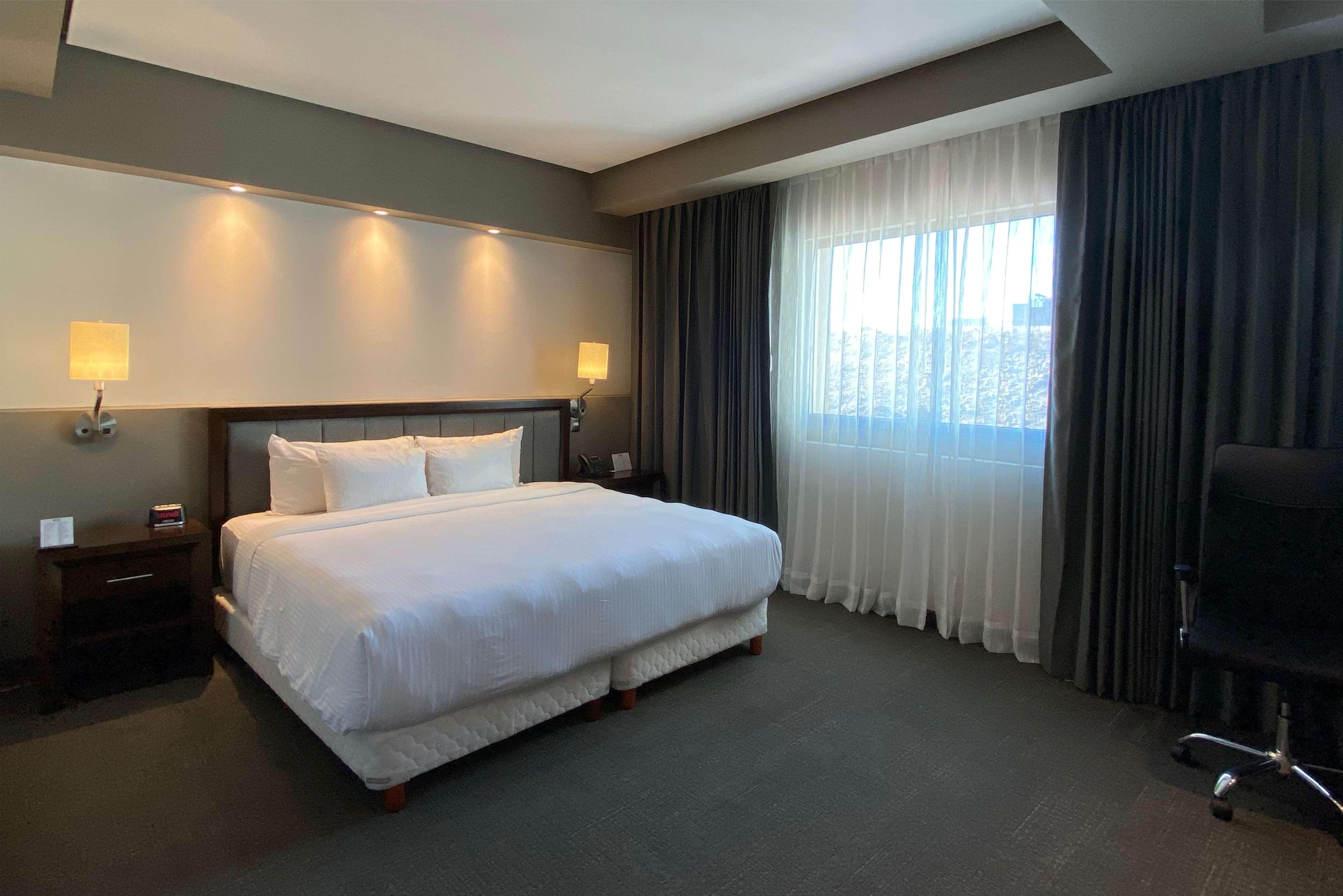Best Western Oak Meadows Inn Сейнт Хелънс Екстериор снимка
